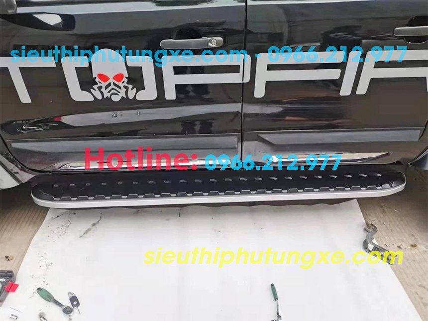 Bệ bước chân ( Bậc bước chân ) xe Ford Ranger