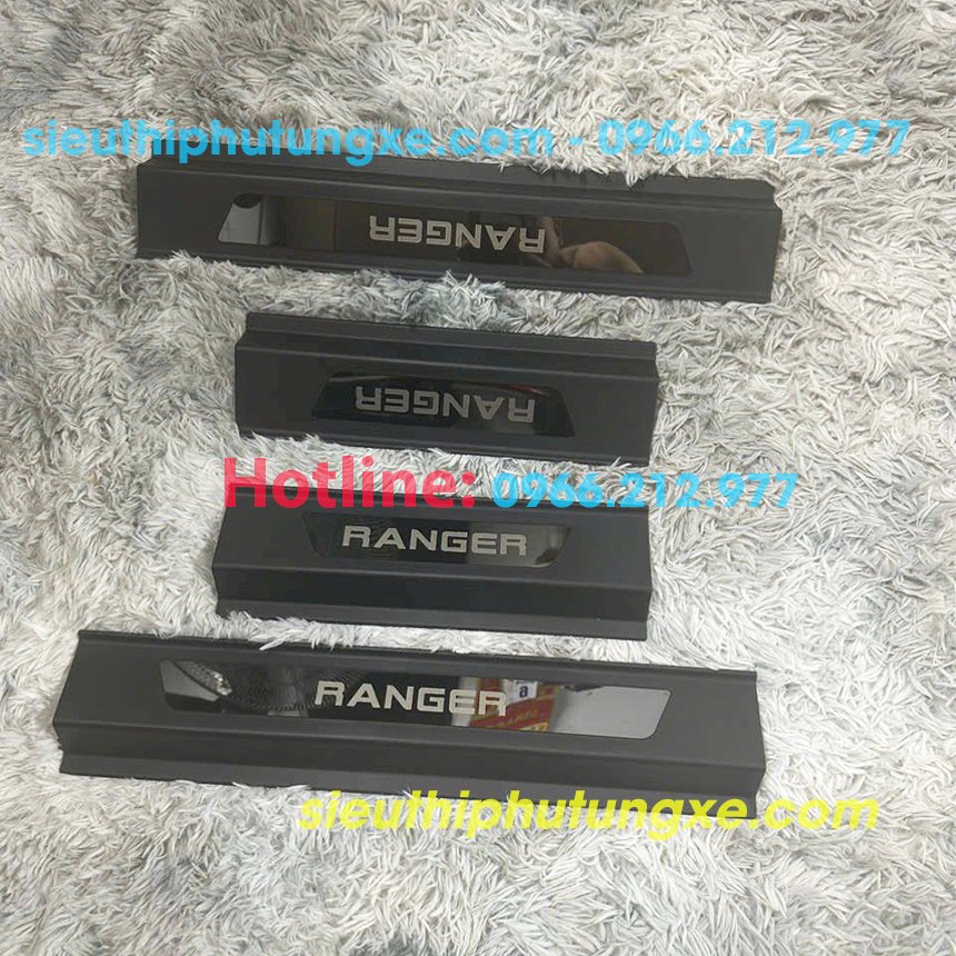 Ốp bậc cửa xe Ford Ranger