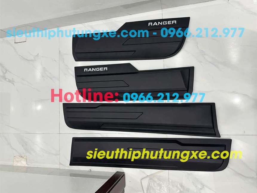 Ốp sườn xe Ford Ranger