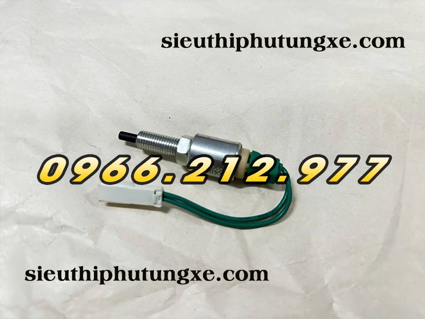 Cảm biến chân phanh xe tải Đô Thành IZ49 IZ65