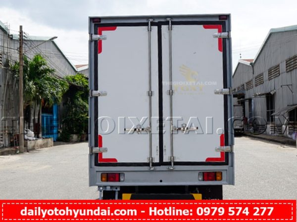 xe-tai-isuzu-qkr77fe4-2t4-thung-kin-h1195-600x450 xe-tai-isuzu-qkr77fe4-2t4-thung-kin-h1195-600x450