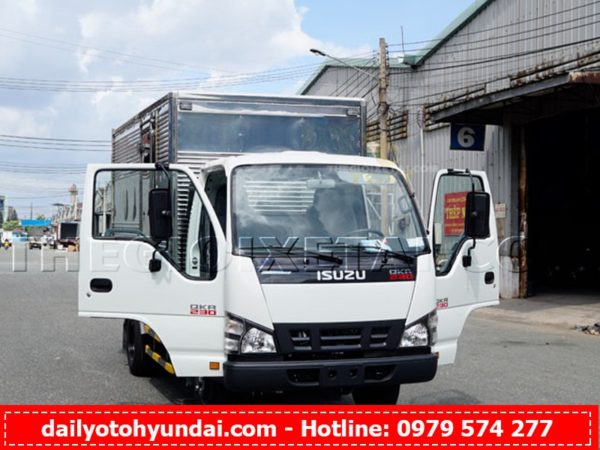 xe-tai-isuzu-qkr77fe4-2t4-thung-kin-h494-600x450 xe-tai-isuzu-qkr77fe4-2t4-thung-kin-h494-600x450