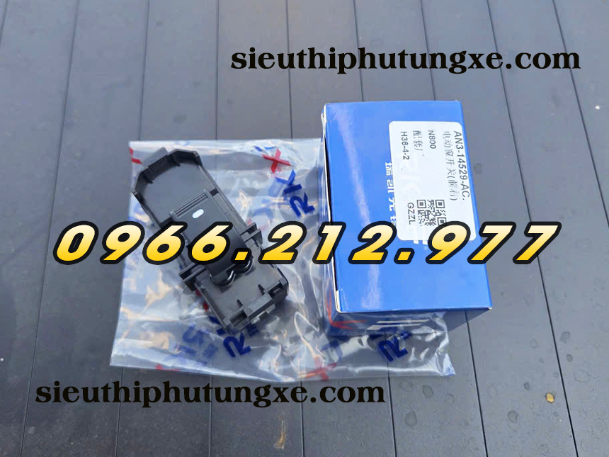 Công tắc bấm kính bên phụ xe tải Đô Thành IZ65 IZ350