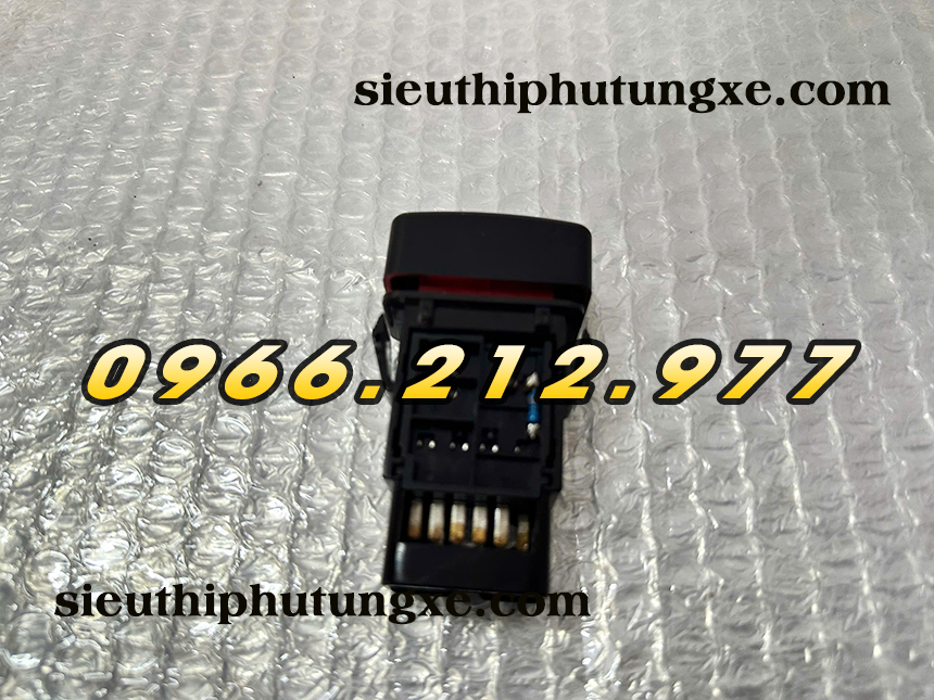 Công tắc báo nguy xe tải Đô Thành IZ49 IZ65