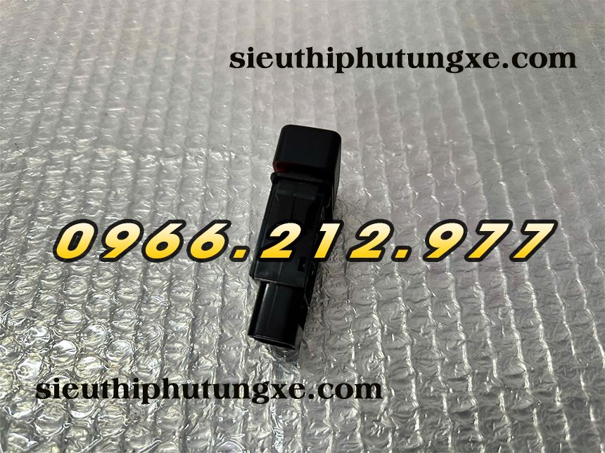 Công tắc báo nguy xe tải Đô Thành IZ49 IZ65
