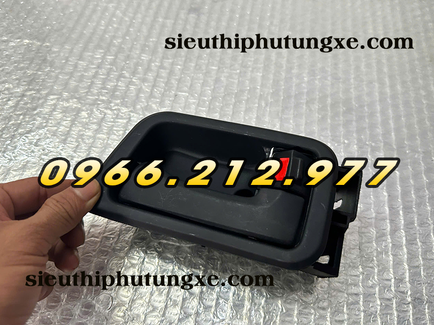 Tay mở cửa trong xe tải Đô Thành IZ65 IZ68